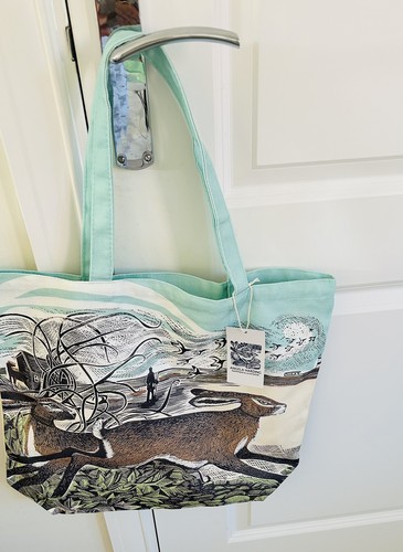 Angela harding wildlife - angela, tote