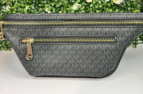 Michael kors logo - michael,