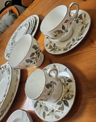 Large set wedgewood - large, of