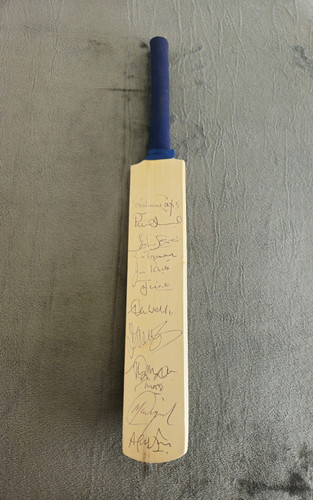 Multi signed england cricket - signed,