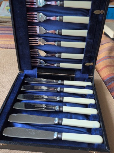 Boxed set six - set,