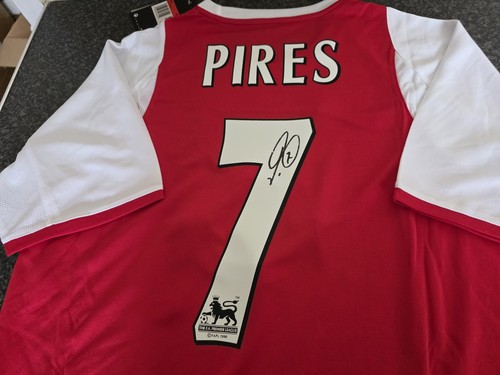 Robert pires signed arsenal - robert,