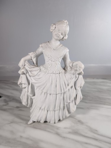 Porcelain young bowing lady - porcelain,