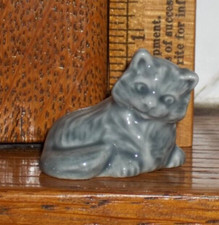 VINTAGE WADE  FIGURINE Grey