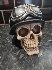 Skull Ornament Skull - Iron Cross with Bikerhelm - Nemesis Now Skull Biker Dekos