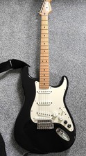 Fender G5 VG Stratocaster "Powered by Roland" "Original contour body" in Black