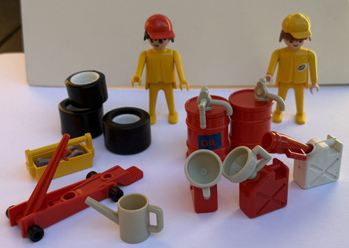 Playmobil garage accessories - garage,