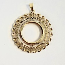 Half Sovereign Pendant 9 ct