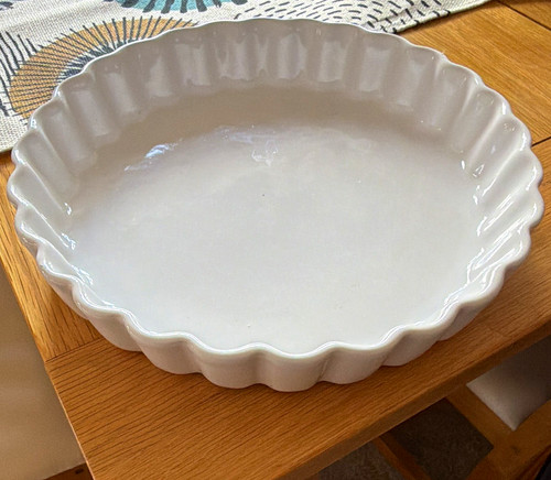 White round fluted ceramic - fluted,