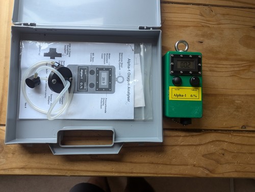 Alpha oxygen analyser - alpha, 1