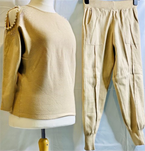 Matching set pearl - , and