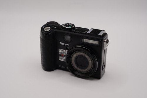 Nikon coolpix p5100 1mp - nikon,