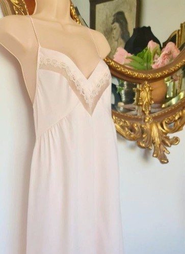Vintage 1960s pale pink - pale,