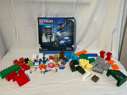Bundle assorted building - of,