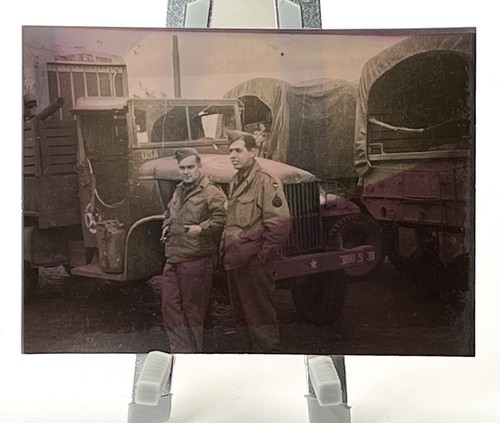 Ww2 photo gis leaning - ww2,