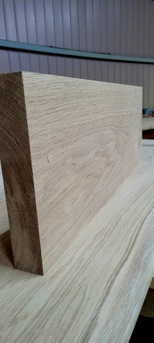 Oak boards kiln - dried,