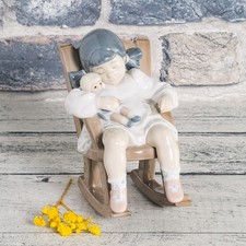 Lladro "NAPTIME" Figurine