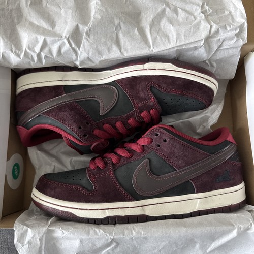 Riot skateshop nike dunk - riot, sb