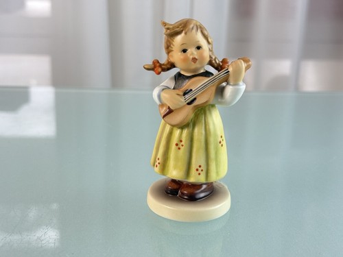 Hummel figurine 557 - with, song