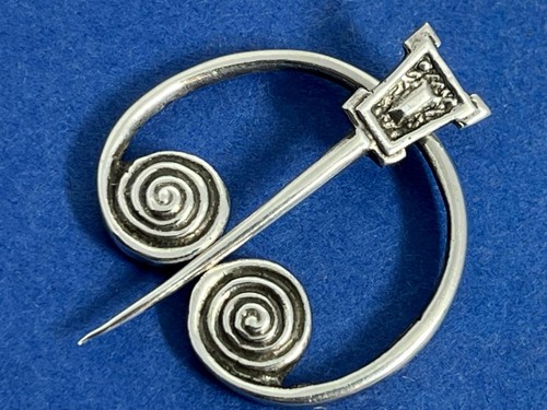 Beautiful vintage solid silver - beautiful,