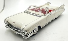 Maisto 1/12 Scale 33202 - 1959 Cadillac Eldorado Biarritz - White