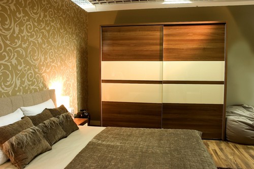Wardrobe sliding door gear