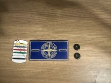 Stone Island Blue badge + 2 buttons + needle and thread sent by royal mail 48