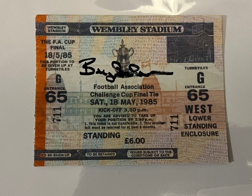Bryan robson signed man utd - robson,