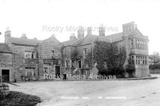 Okj-30 The Foxhound Inn, Hathersage, Derbyshire. Photo