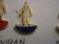 WIGAN RUGBY LEAGUE FOOTBALL CLUB (1) SUBBUTEO KIT ENAMEL PRESS PIN BADGE