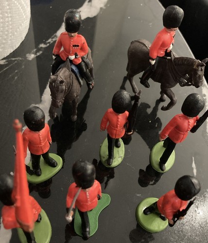 Britains royal guards plastic - britains,