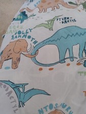 Complete dinosaur bedding and