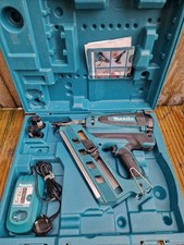 Makita GN900SE 7.2v 1st Fix Framing Gas Nailer Inc 2x Batteries SERVICED 