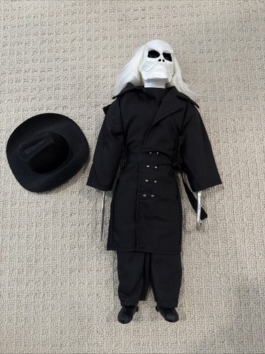 Full moon features puppet - moon,