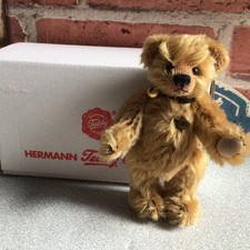 2006 Miniature Artist Bear By Teddy Hermann.