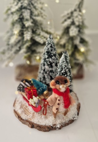 Needle felted mouse scene - scene,