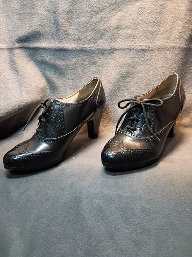 Witchy dark academia oxford - dark,