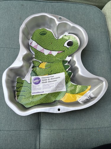Baking tin dinasaur shaped - tin,,