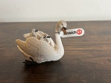Schleich White Swan with Cygnets figurine (model number 13718) Rare Retired