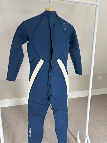 Xcel axis wetsuit - up, to
