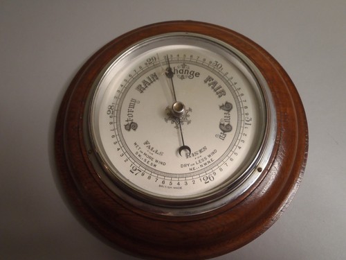 Barometer round wooden wall - -,