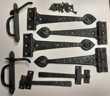 Old English spear head door hinges & thumb / cottage latches