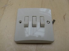 Vintage MK Triple Toggle Light Switch Ivory 2 way curved corners 4BA screw