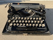 Antique Underwood Standard