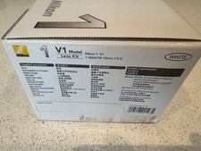 Nikon V1 V-1 White One System Mirrorless Camera w/ 18.5mm f1.8 lens ALMOST MINT