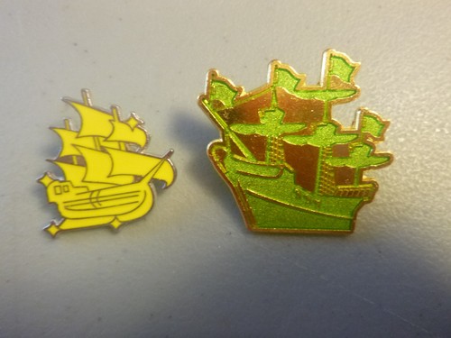 Disney pins group - disney, of
