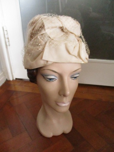 Wonderful vintage 1960s hat - wonderful,