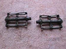Vintage road bike - , pedals