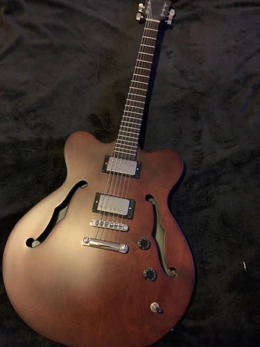 Hofner very thin guitar never