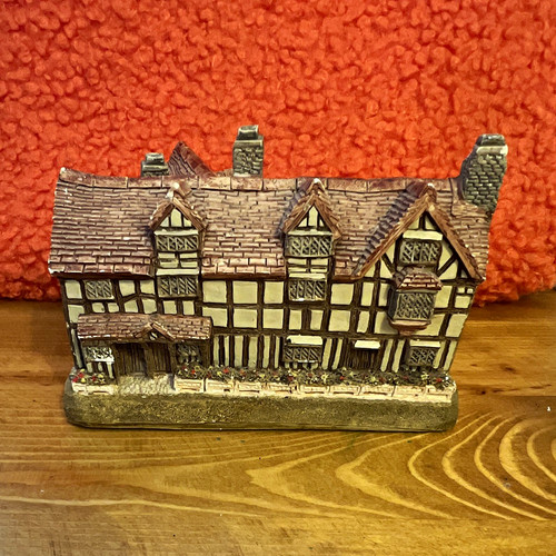 Lilliput lane hand painted - lane,